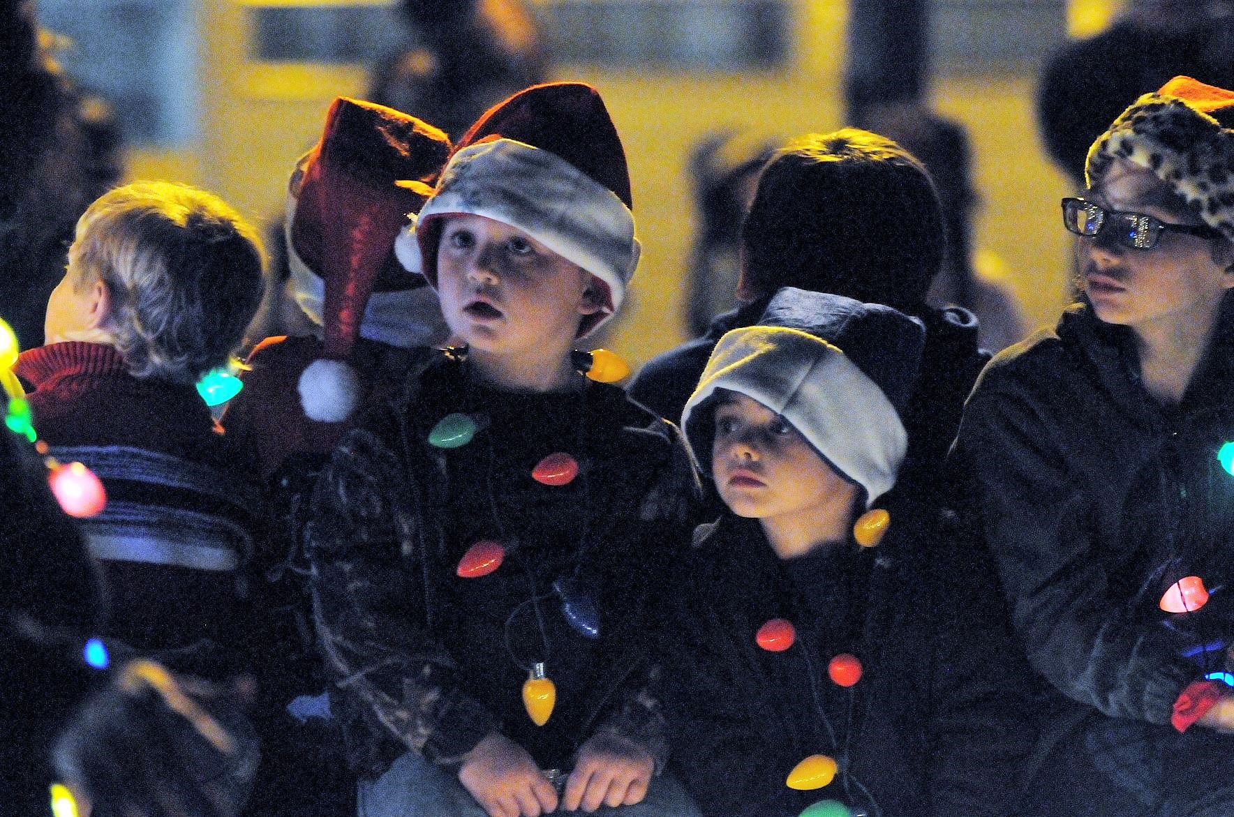 Moncks Corner Christmas Parade kids with lightbulb necklaces